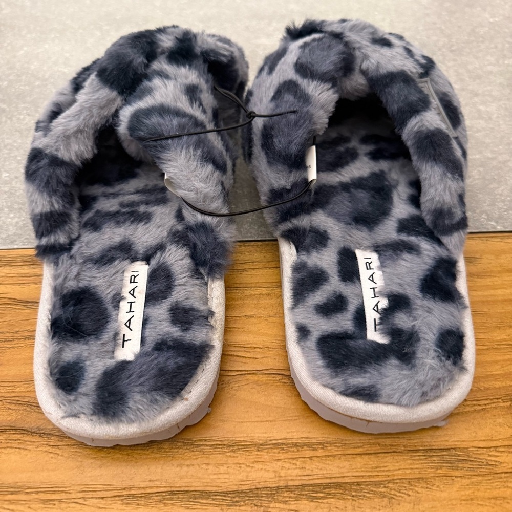 NWT Tahari Lexi Grey Leopard Faux Fur Crossband Slippers Grey Sizes 8, 9 - Picture 5 of 10